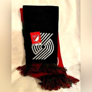 NWT Portland Throns, Timbers, Rip city scarf. Game time!